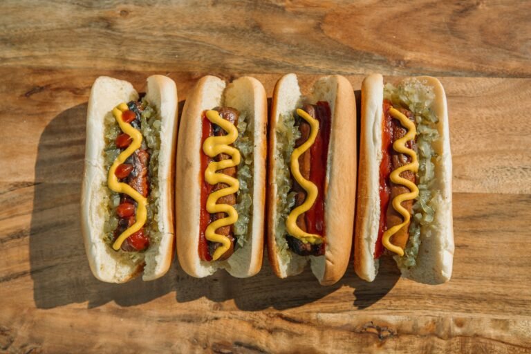Tipos de cachorro-quente pelo Brasil. Créditos: Ball Park Brand/Unsplash